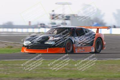 media/Jan-18-2026-CalClub SCCA (Sun) [[8bc6468723]]/Group 5 Race/Turn 1/